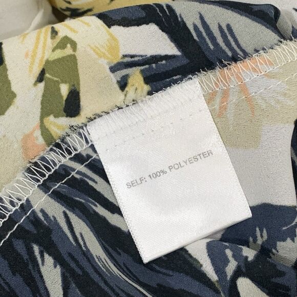 Rose & Olive Floral Oversized Short Sleeve Blouse Size Small Women’s - Picture 7 of 7